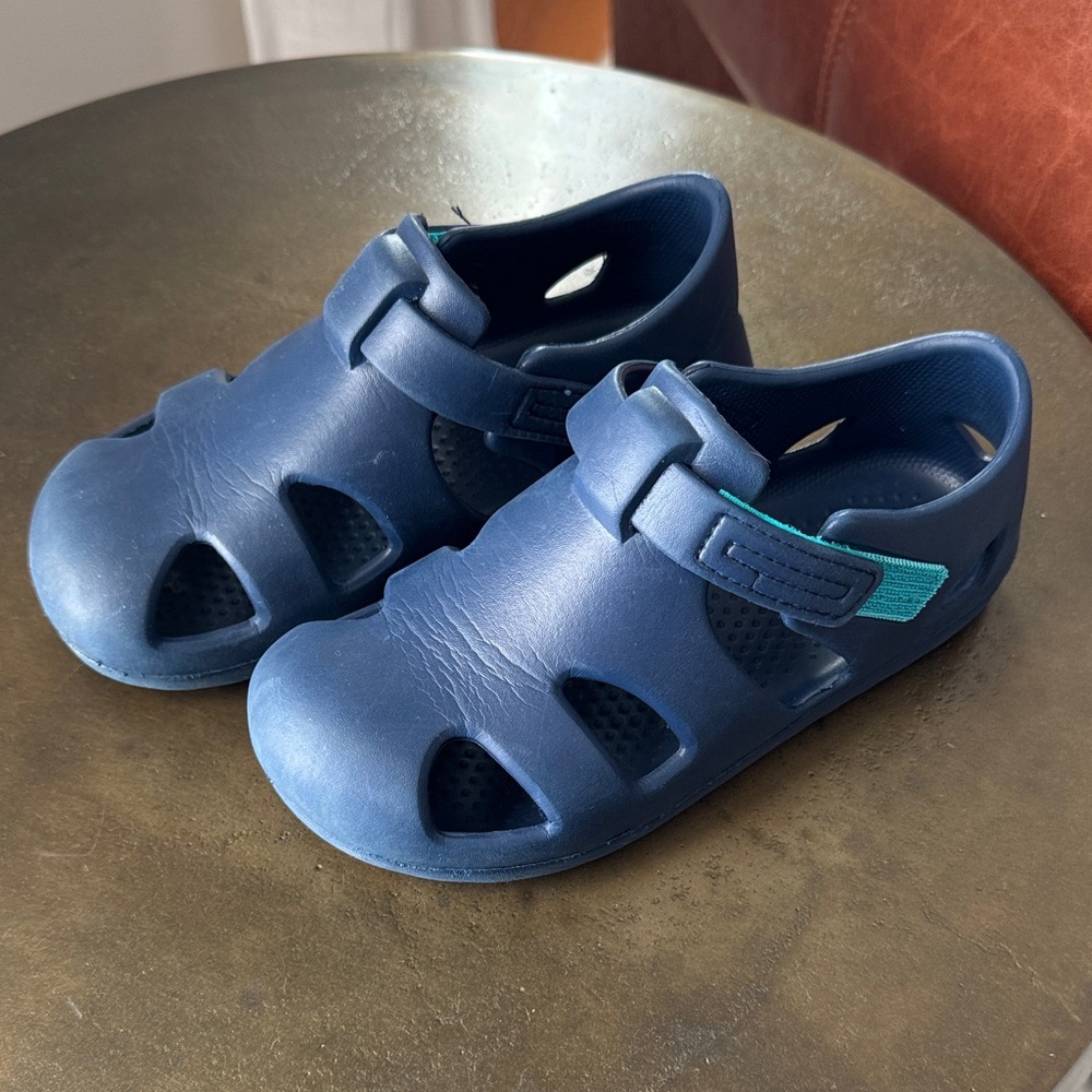 Ten Little Splash Sandals- Kids Navy Closed-Toe Sandals with Velcro closure